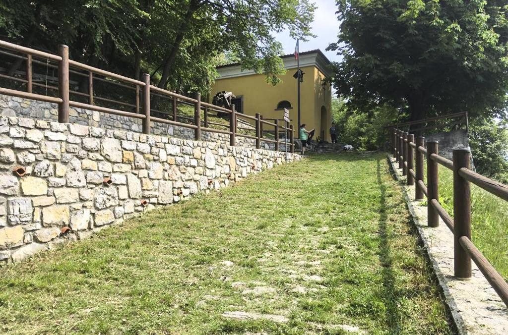 Case Vacanze Ai Burattini Adrara San Rocco Екстериор снимка